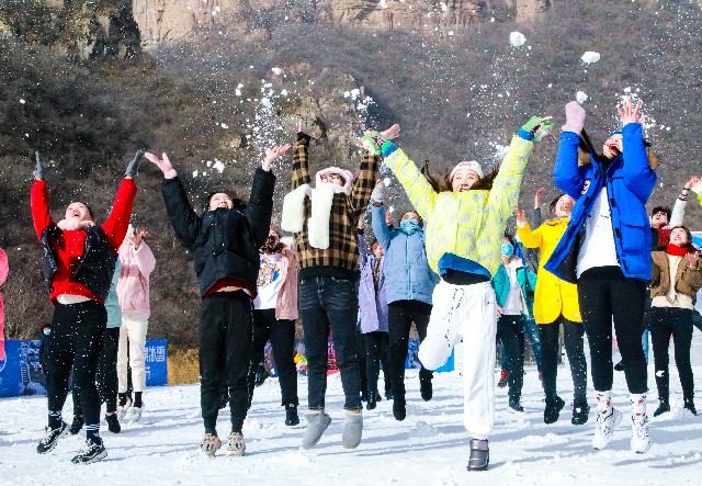 福利继续！【门票半价、免停车费】嘻雪+冰挂，双份快乐同时拥有！